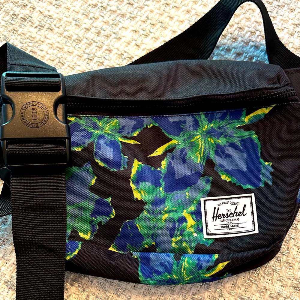 HERSCHEL SUPPLY FIFTEEN (BLACK/NEON FLORAL) CANVAS FANNY HIP PACK  NWOT